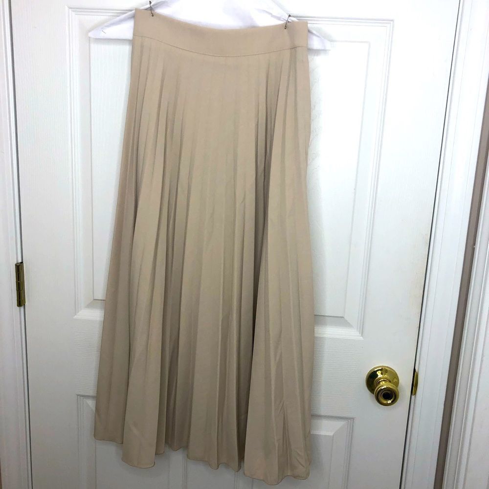 We The Trend beige pleated maxi skirt